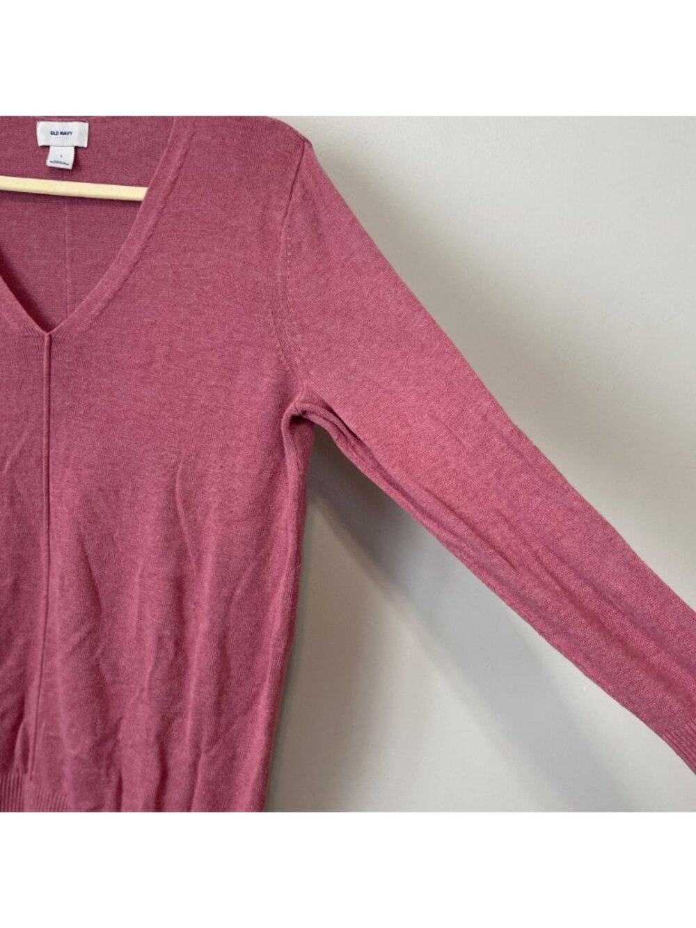 Old Navy Womens V-Neck Long Sleeve Lightweight Knit Sweater Pink  Size L - Picture 7 of 7